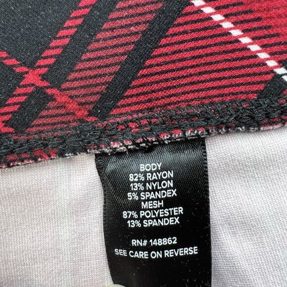 NEW Torrid Women's Plaid Pixie Pant Size 2R-2X Pull-on Red Black White Stretch - Picture 8 of 13